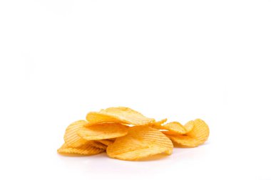 Patates cipsi beyaz arkaplanda izole