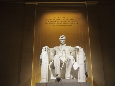 Geceleyin Washington 'da Lincoln Memorial