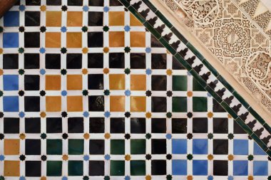 Alhambra, Granada 'daki mozaik duvarın detayları.