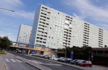 Solna, İsveç - 31 Ağustos 2016: Konut Hagalund bölgesinde çok hikayeler.