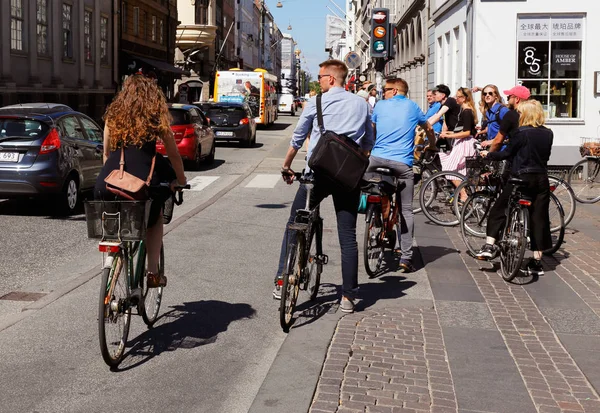Kopenhagen Dänemark Juni 2018 Fahrradfahrer Der Kreuzung Mit Den Straßen — Stockfoto