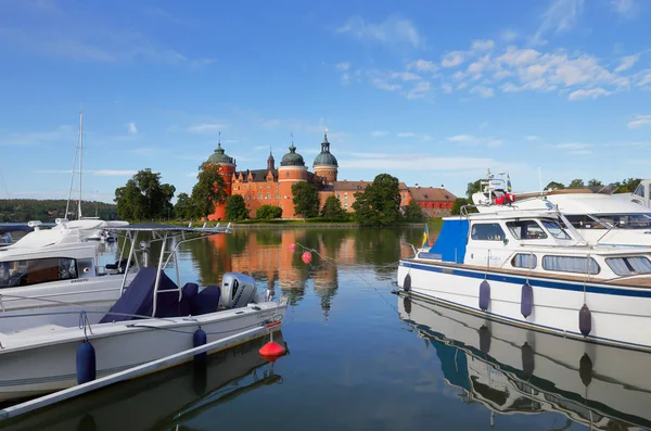 Mariefred Schweden Juli 2017 Lustschiffe Vor Der Burg Gripsholm Aus — Stockfoto