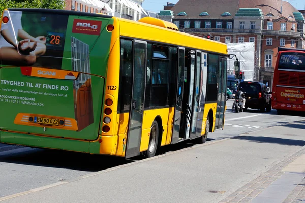 Kodaň Dánsko Června 2018 Pohled Zezadu Městský Autobus Žlutý Veřejné — Stock fotografie
