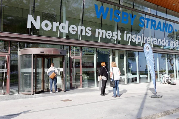 Visby Schweden Mai 2016 Menschen Vor Dem Eingang Des Wisby — Stockfoto