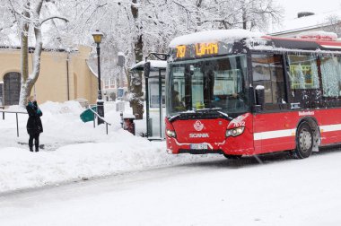 Kamu ulaşım otobüs