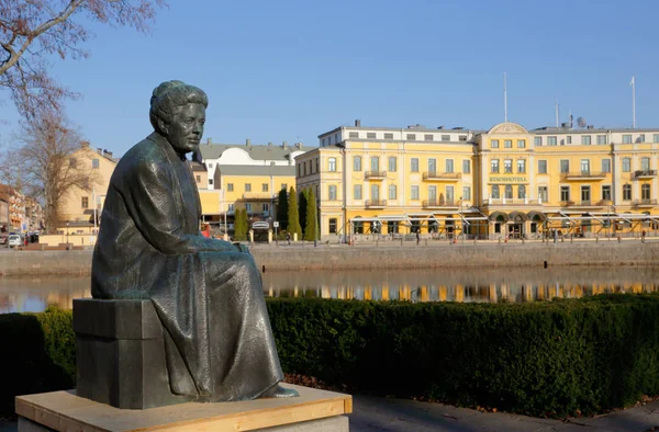 Selma Lagerlof heykeli