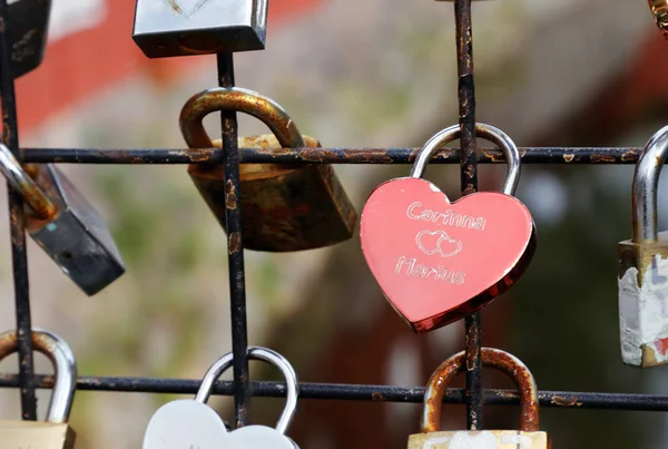 Blocco amore a forma di cuore . — Foto Stock