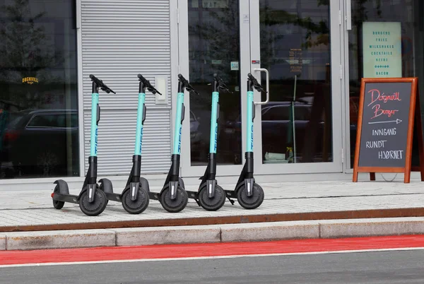 Stationaire elektrische scooters — Stockfoto