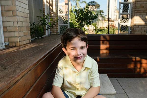 Jähriges Brasilianisches Kind Bei Einer Fotosession Der Kinderkrippe Einem Sonnigen — Stockfoto