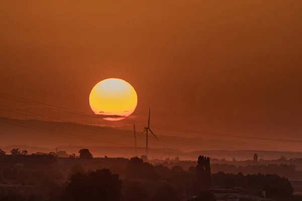 Niesamowity Letni Zachód Słońca Piękne Złote Światło Zalewa Okolicę Gallur — Zdjęcie stockowe