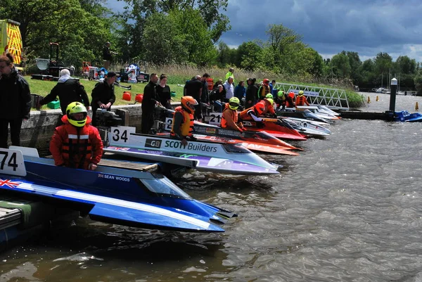 Motorbootrennen Bei Oulton Wide Osy400 Class Pit Action — Stockfoto