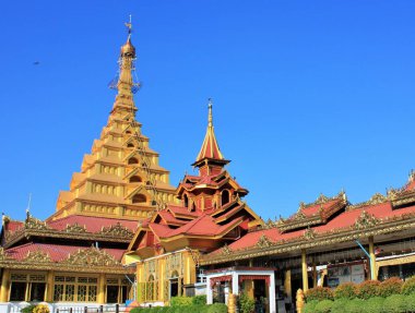 Mahamuni Buddha Pagoda 'nın Mawlamyine, Myanmar' daki dış görünüşü