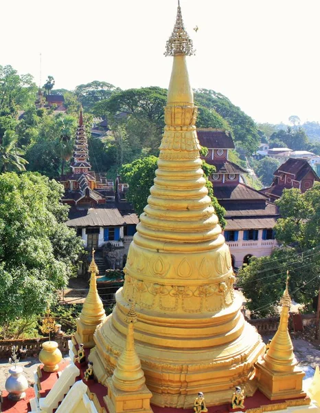 Utsikt Över Gyllene Pagoda Södra Sidan Kyaikthanlan Pagoda Mawlamyine Myanmar — Stockfoto