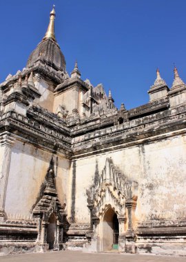 Bagan, Myanmar 'daki Ananda Tapınağı' nın güzel mimarisi