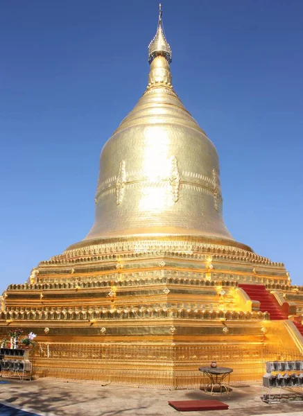 Złota Pozłacana Pagoda Bupaya Jasno Świeci Południowym Słońcu Bagan Myanmar — Zdjęcie stockowe
