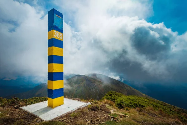 Ukrayna sınır dağlarda