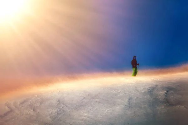 Skier Silhouette Coucher Soleil Balade Dans Les Montagnes — Photo