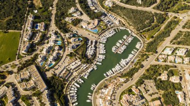 Cala Dor Majorca İspanya limanı ve körfezin havadan görünüşü