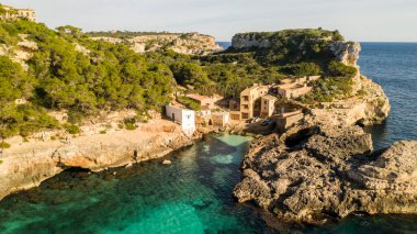 Calo des Moro Mayorka İspanya sahilinin havadan görünüşü