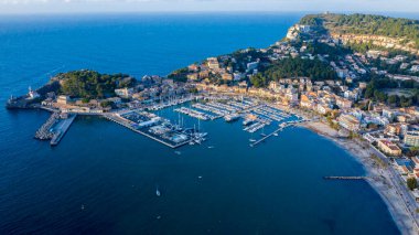 Soller Mayorka İspanya Körfezi ve limanının havadan görünüşü