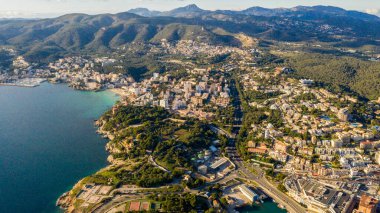 Palma de Mallorca İspanya 'daki kargo yatı terminalinin üst görüntüsü.
