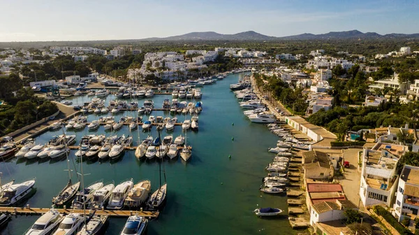 Cala Dor Majorca İspanya limanı ve körfezin havadan görünüşü