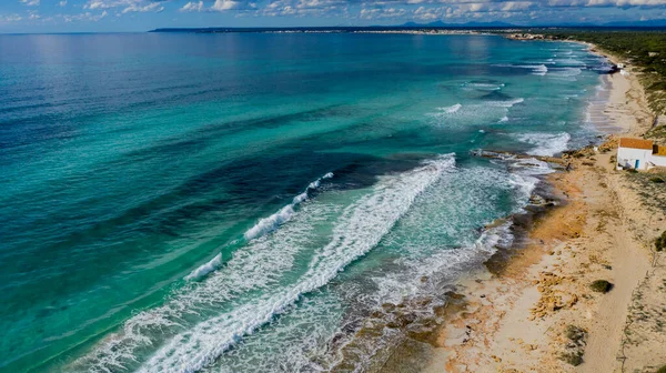 Trenc Mayorka İspanya plajının havadan görünüşü