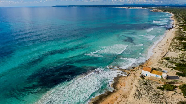 Trenc Mayorka İspanya plajının havadan görünüşü