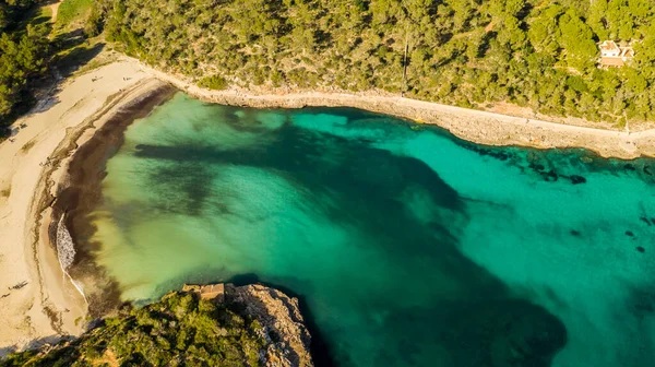 Cala Mondrago Majorcaの自然公園の湾の空中ビュースペイン — ストック写真