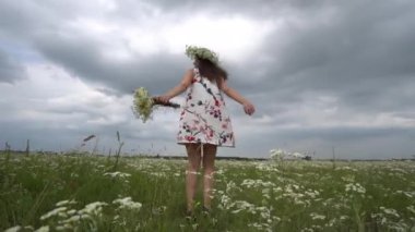 Hamile kadın papatya çiçekler Buket.