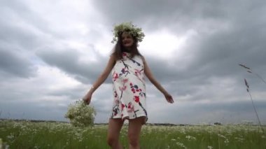 Hamile kadın papatya çiçekler Buket.