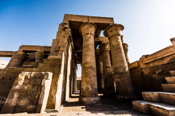 Mısır Nil Com Ombo Tapınağı. Nil Com Ombo Tapınağı. Horus ve Sobek tanrıları, Mısır Tanrıları.