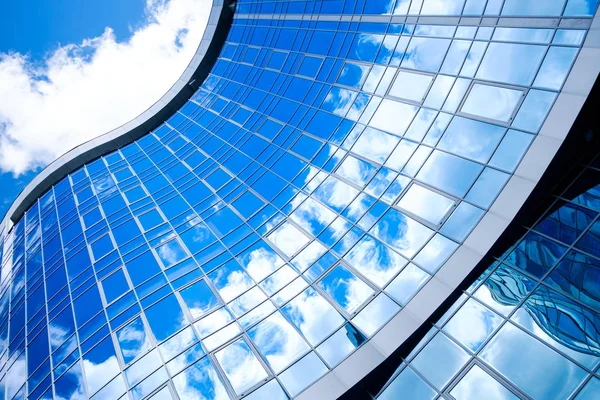 Gökyüzünde skycsraper windows yansıması