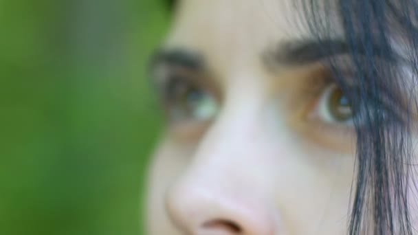 Olhos Sonhando Mulher Olhar Para Cima Sonhador Menina Bonita Alegria — Vídeo de Stock