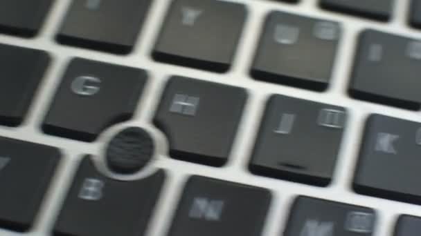 Sosyal Düğmesini Bilgisayar Klavye Parmakları Tuşuna Basın — Stok video