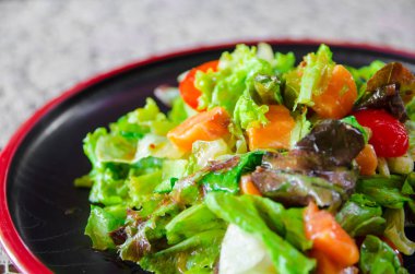 Somon salata yakın çekim