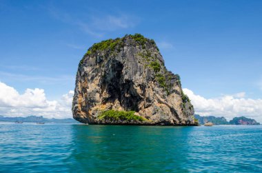 Tayland, Krabi 'de denizde bir ada.