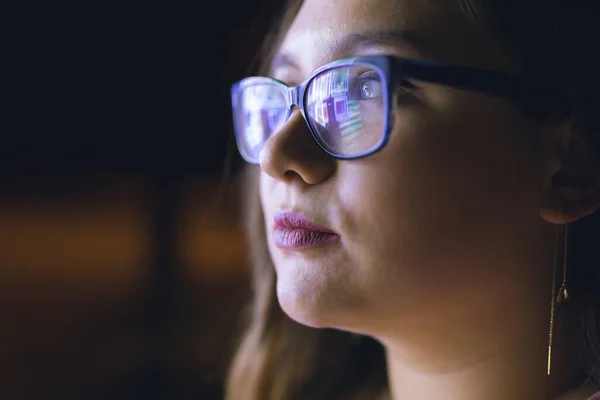 Mulher bonito em óculos ópticos — Fotografia de Stock