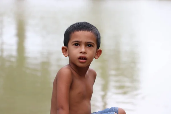 Retrato Niño Asiático Indefenso Mirando Los Ojos Con Miedo Ansiedad — Foto de Stock