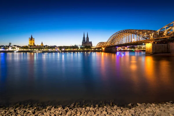 Köln Város Katedrális Hohenzollern Híd Alkonyatkor — Stock Fotó