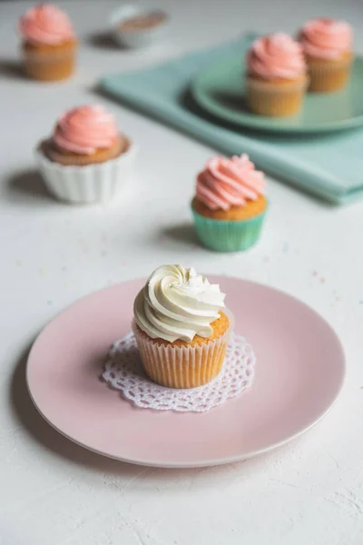 Renkli pastel cupcakes