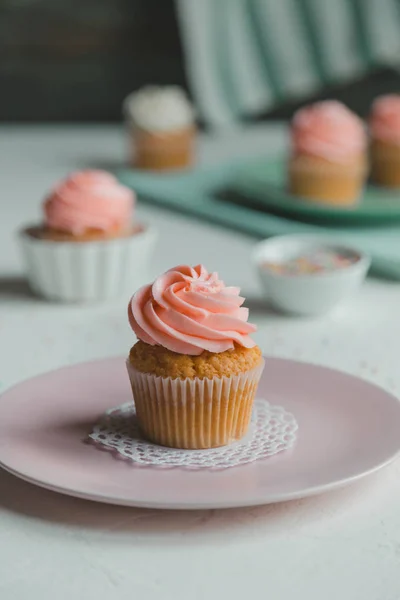 Renkli pastel cupcakes