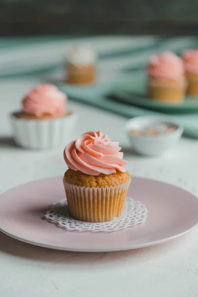 Renkli pastel cupcakes
