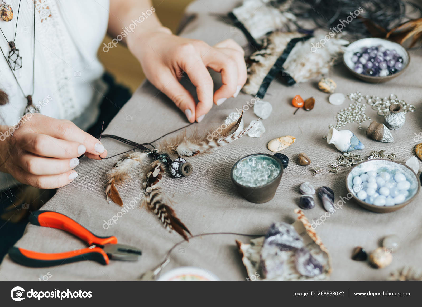 Joyería artesanal fotos de stock, de sin royalties | Depositphotos