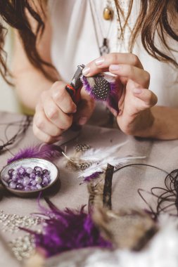 El yapımı değerli taş takı