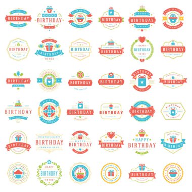 İyi ki doğdun rozetleri ve etiketler vektör tasarım öğeleri kümesi. Doğum günü ve yıldönümü dilek tipografi iletileri için tebrik kartları. Dekorasyon obje, semboller ve illüstrasyon süsler.