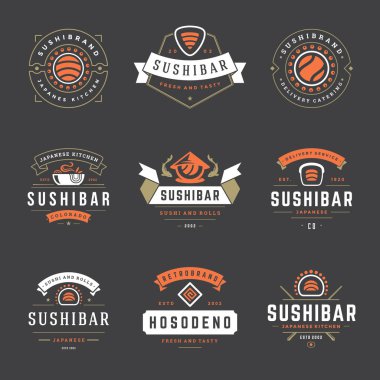 Suşi restoran logoları vektör çizim ayarlayın. Japon gıda, suşi ve rulo siluet. Vintage tipografi rozetleri tasarım.