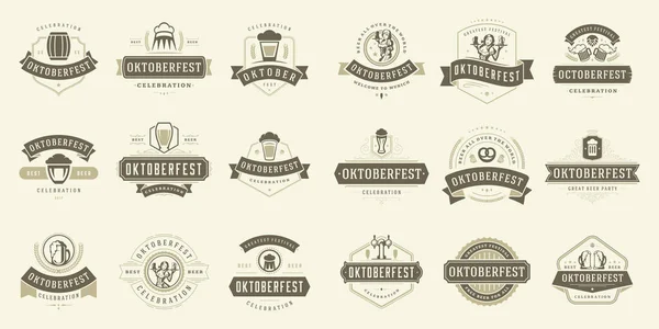 Oktoberfest crachás e etiquetas definir vintage tipográfico design modelos vetor ilustração . — Vetor de Stock
