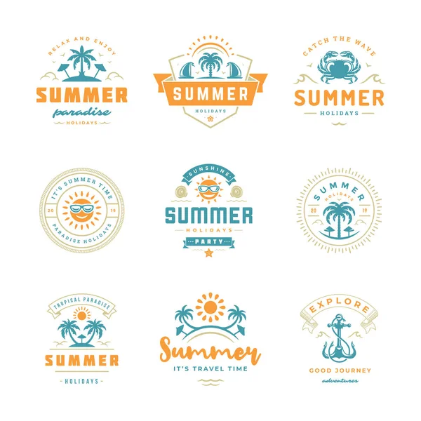 여름 휴일 라벨 과 역 타이포그래피 디자인 세트. — 스톡 벡터