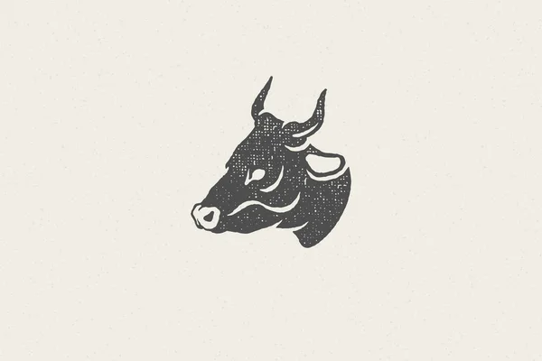 为肉类工业设计的带有角的黑牛头像，手工绘制邮票效果矢量图解. — 图库矢量图片